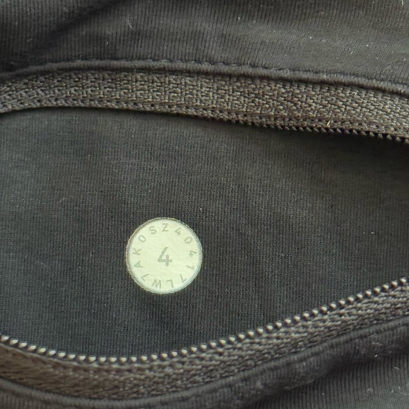 Lululemon Run Times Short II *4" Black (First Release) *Flawed - Picture 12 of 14